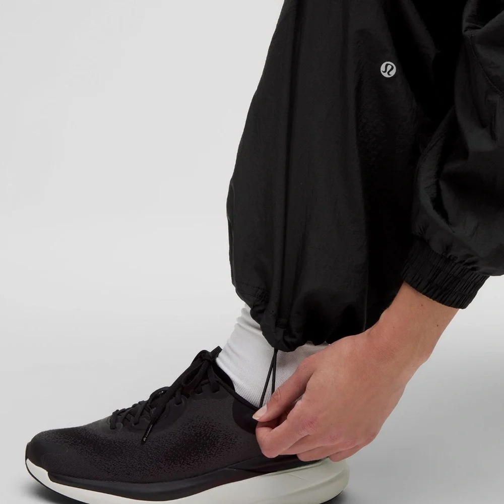 Women’s lululemon joggers - Picture 5 of 7